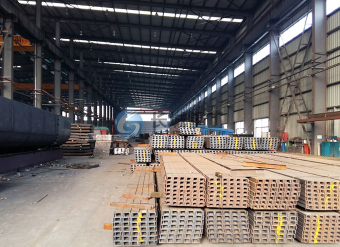 镇江长城重工车间内