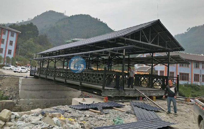 贵州特色人行桥24米带防水屋顶