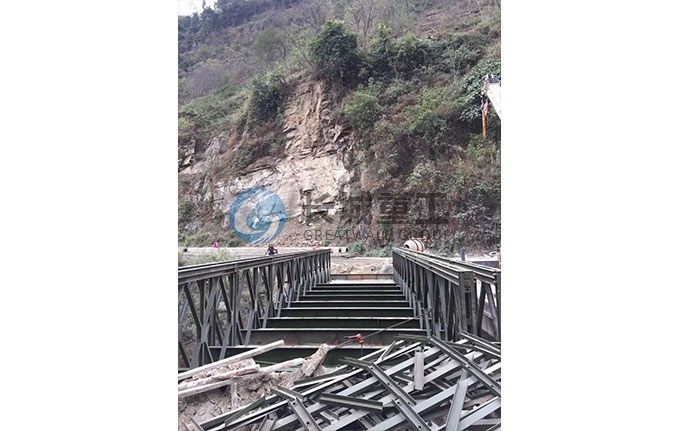 云南巧家21.336米200型双单加油漆桥